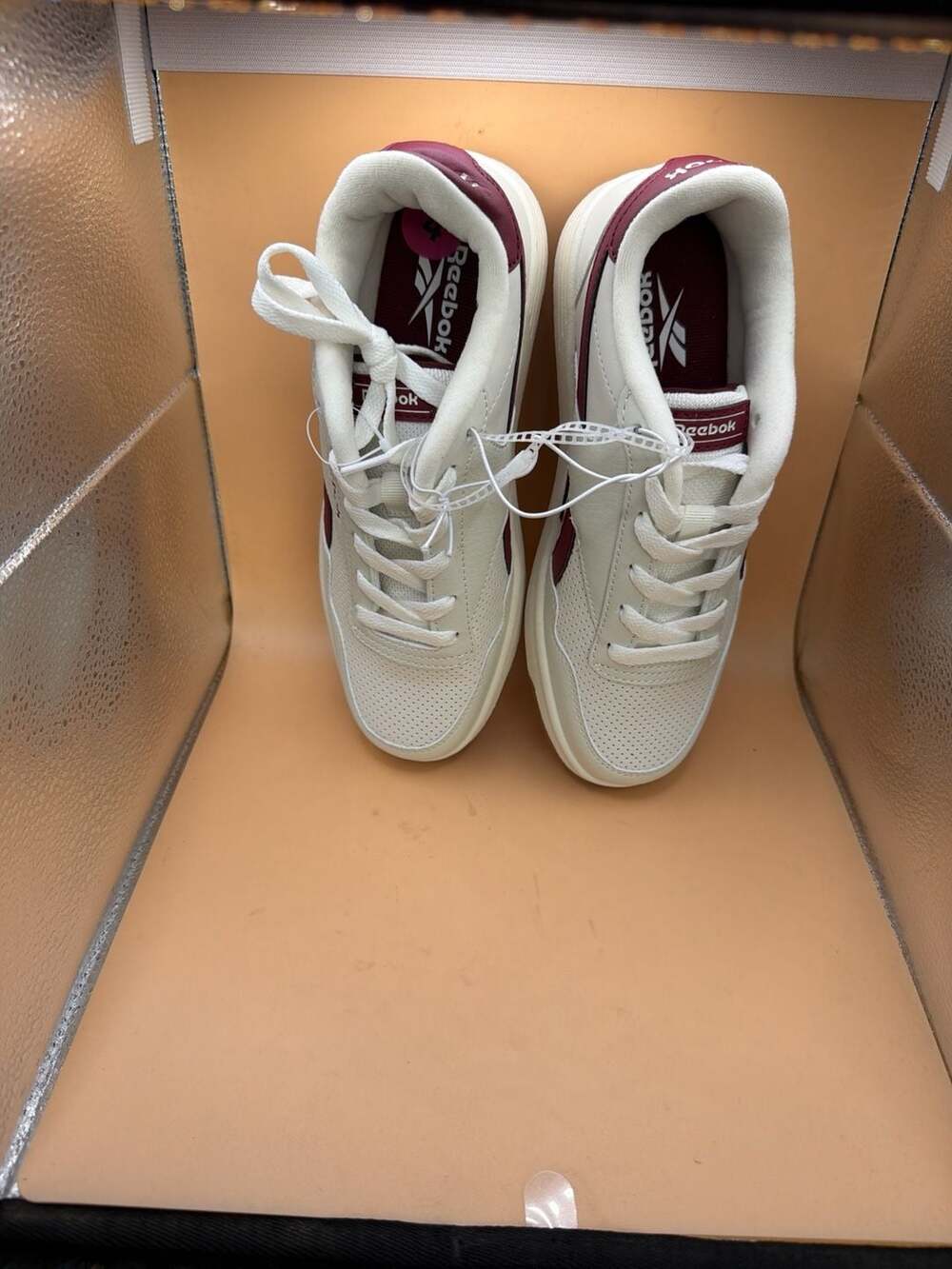 Reebok Club MEMT Big Kids Shoes Size 4 Cream Burgundy Gum Sole